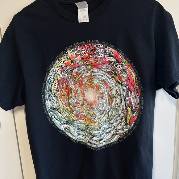 Salmon print shirt, medium, black shirt. Preowned great condition. Fishing - Picture 3 of 5